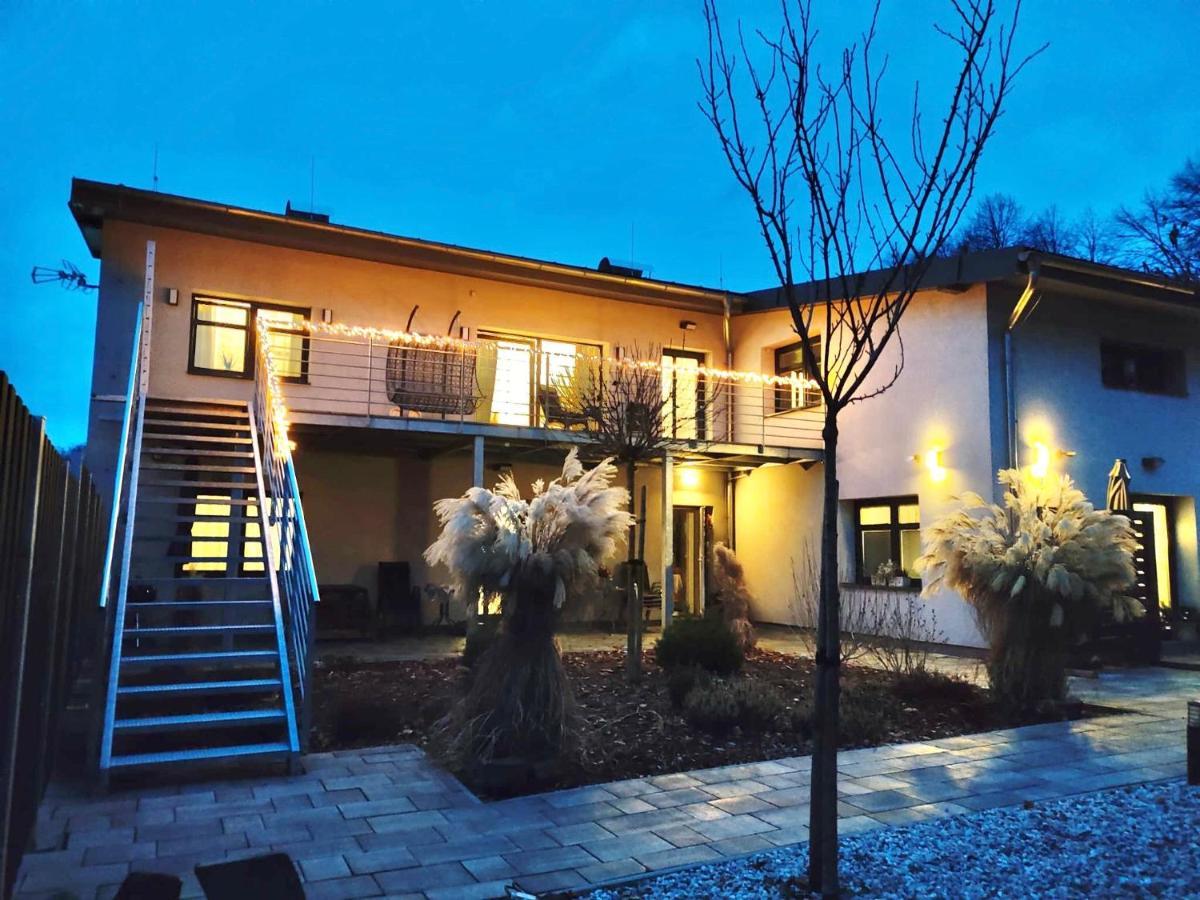 Apartmany Benesov Benesov nad Ploucnici Eksteriør billede